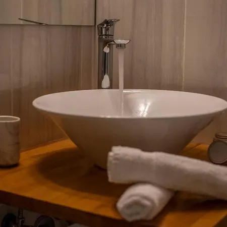 Theofilia Sea Side * بينيتسيس